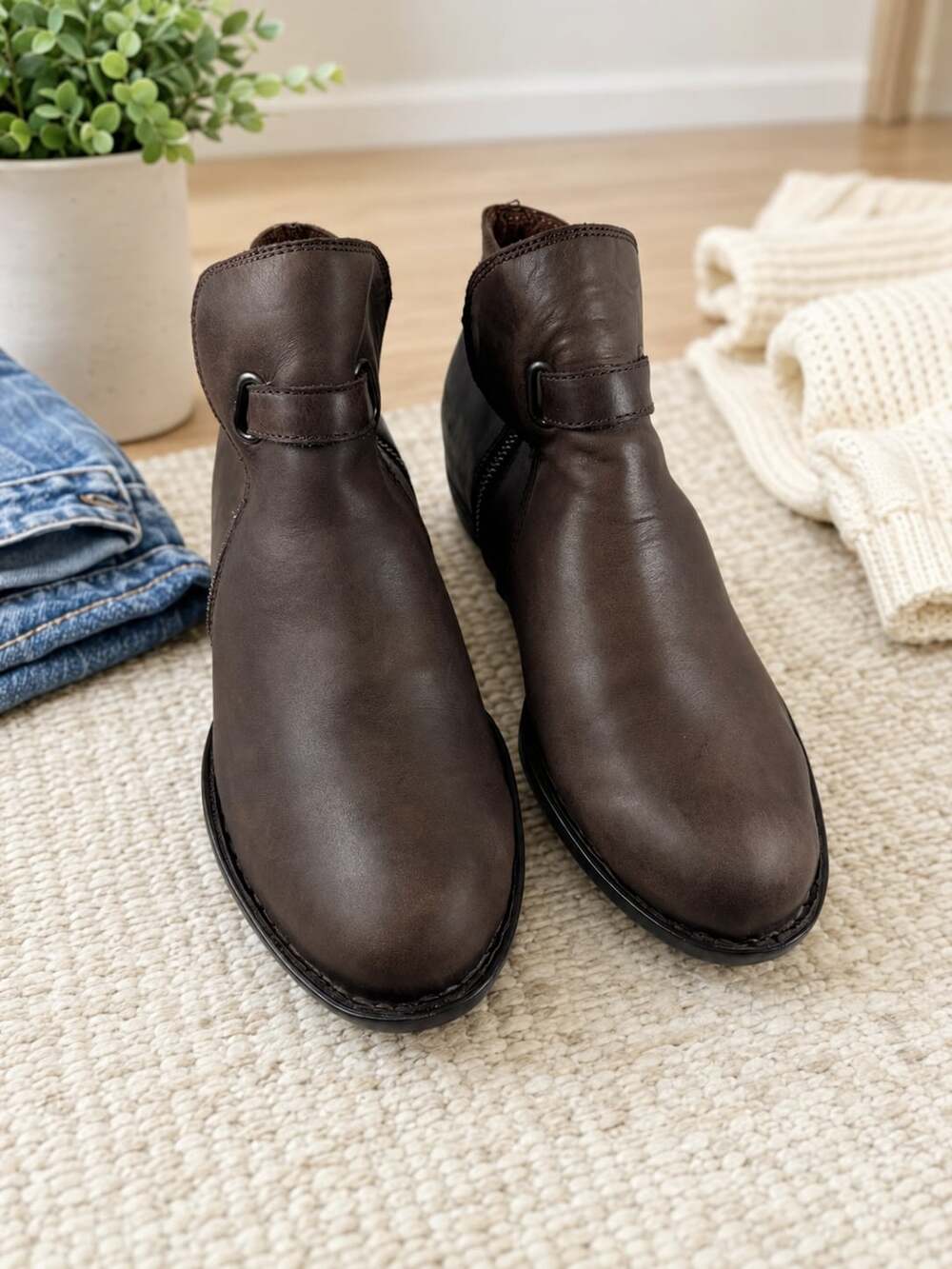 Born Women’s Brown Leather Ankle Boots Fringe Side Zip Comfort Size 8.5 40